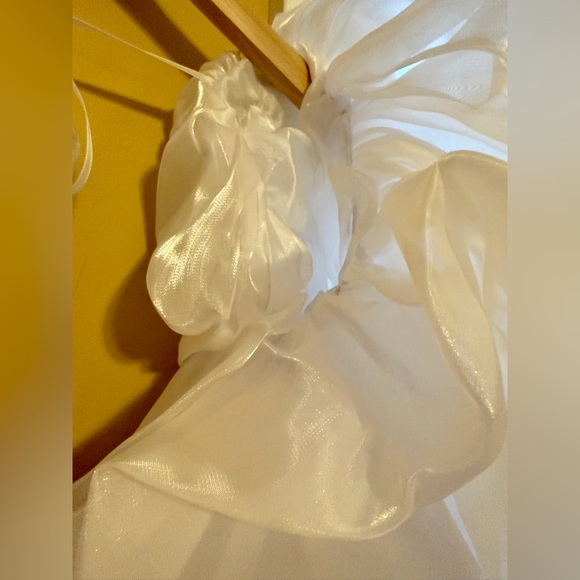 BNIP One Pair Add on Shiny Organza Puff Sleeves -Hook and loop to secure - Picture 4 of 8